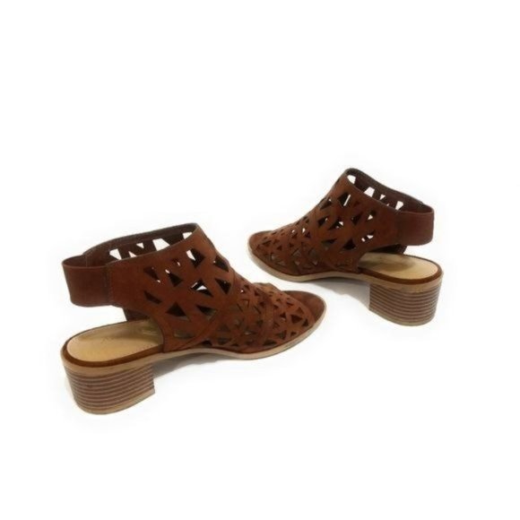 American Eagle Laser Cut Slip On Caged Sandals in Cagnac Womens Size 7.5 W - Picture 5 of 9